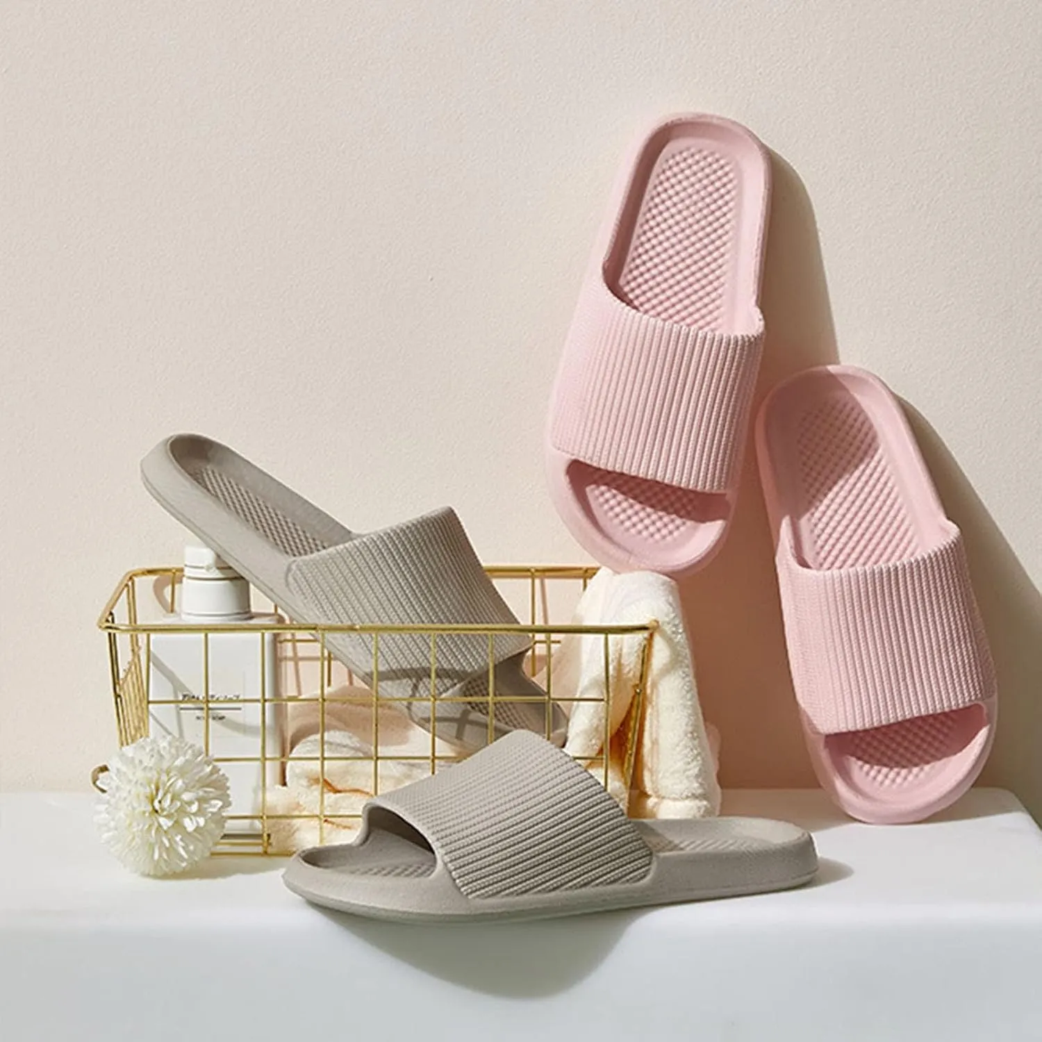 Bathroom Slippers Men Womens Slides Cloud Slippers for Men Shower Shoes Women Pool Living Room Soft Sole