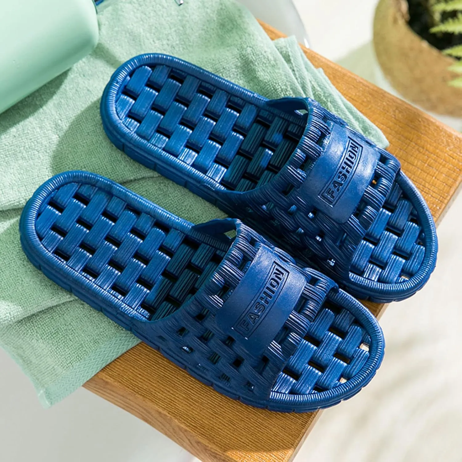Cloud Slippers for Men Womens Slides Mens Slippers Slides for Women Non Slip Indoor Outdoor Gym