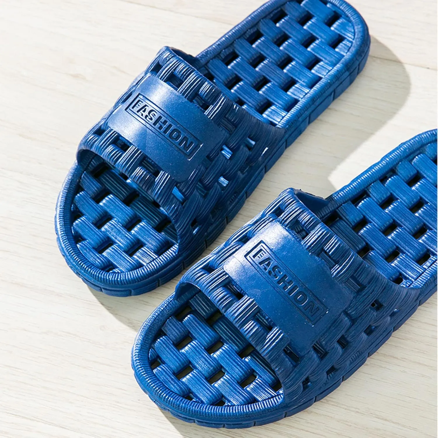 Cloud Slippers for Men Womens Slides Mens Slippers Slides for Women Non Slip Indoor Outdoor Gym