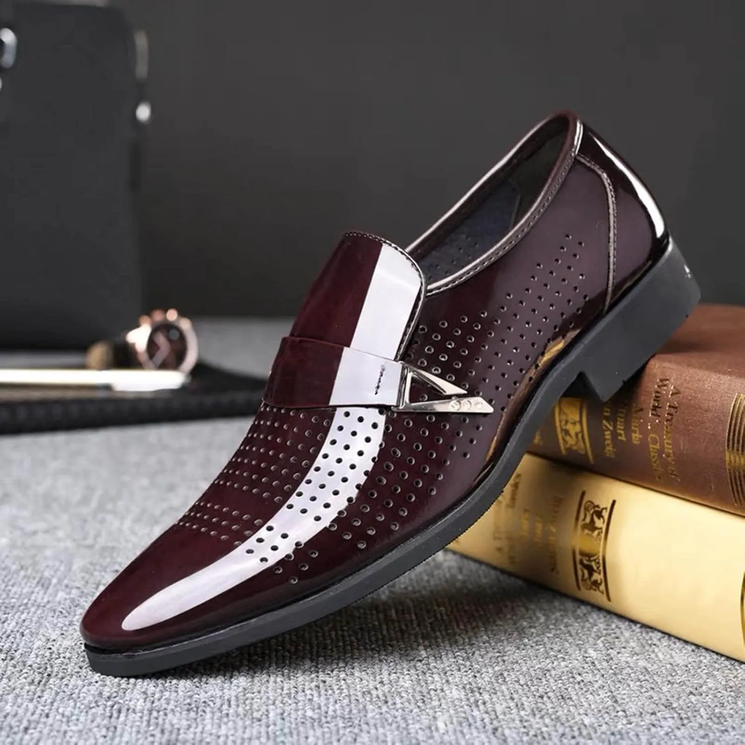 Dress Shoes for Men Wide Toe Box Classic Style Men Leather Shoes Metal Buckle Shoes Diamond Cutout Breathable Business Casual Pointed Toe Leather Shoes Business Casual Shoes Men Laceless