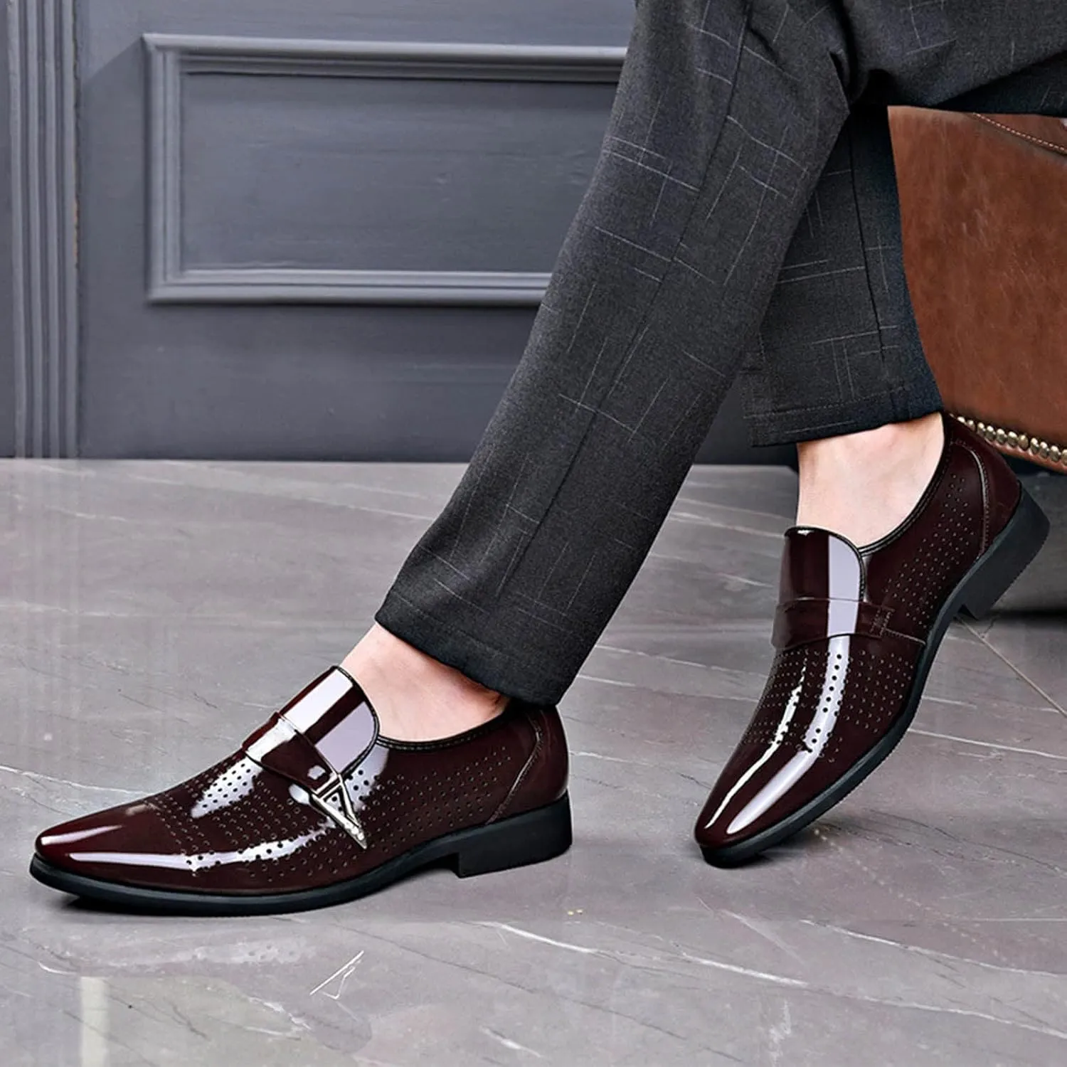 Dress Shoes for Men Wide Toe Box Classic Style Men Leather Shoes Metal Buckle Shoes Diamond Cutout Breathable Business Casual Pointed Toe Leather Shoes Business Casual Shoes Men Laceless