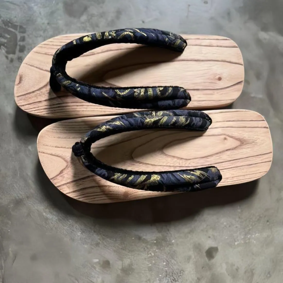 Non-Slip Couple Japanese Sandal Clog Wooden Clogs Women Kamado Summer Cosplay Shoes Geta Slippers
