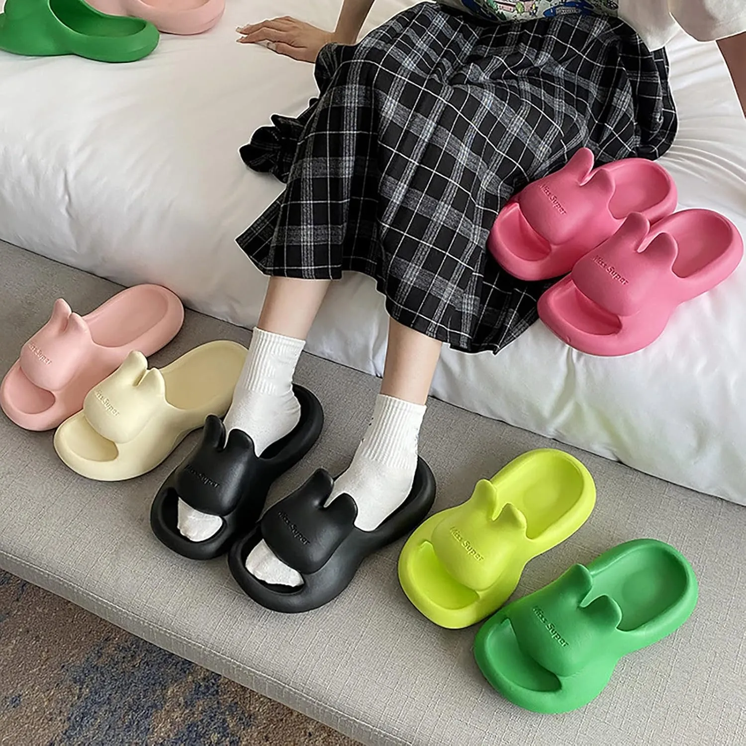 Shower Slides for Women Quick Drying Non Slip Slippers Memory Foam Slides Women's Summer Fashion Slides Sandal