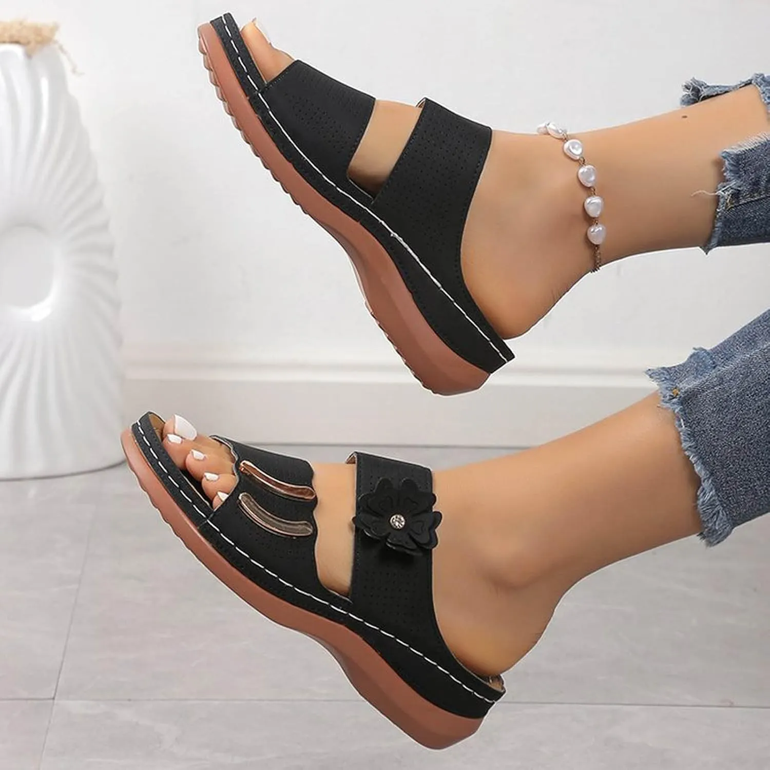 Women's Cushioned Slip-On Slide Sandal Comfort Lightweight Platform Slides Sandal Versatile Sandals for Women