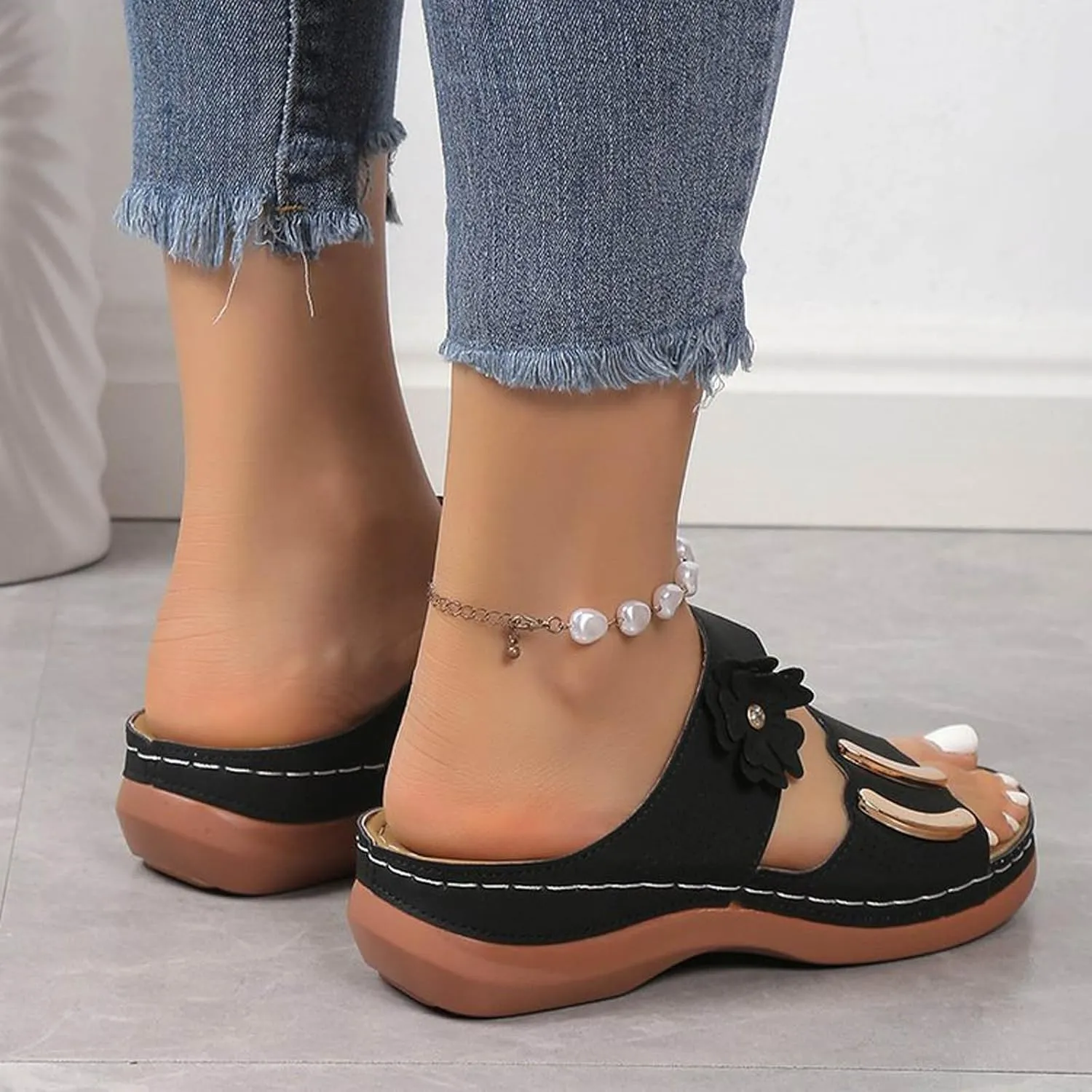 Women's Cushioned Slip-On Slide Sandal Comfort Lightweight Platform Slides Sandal Versatile Sandals for Women