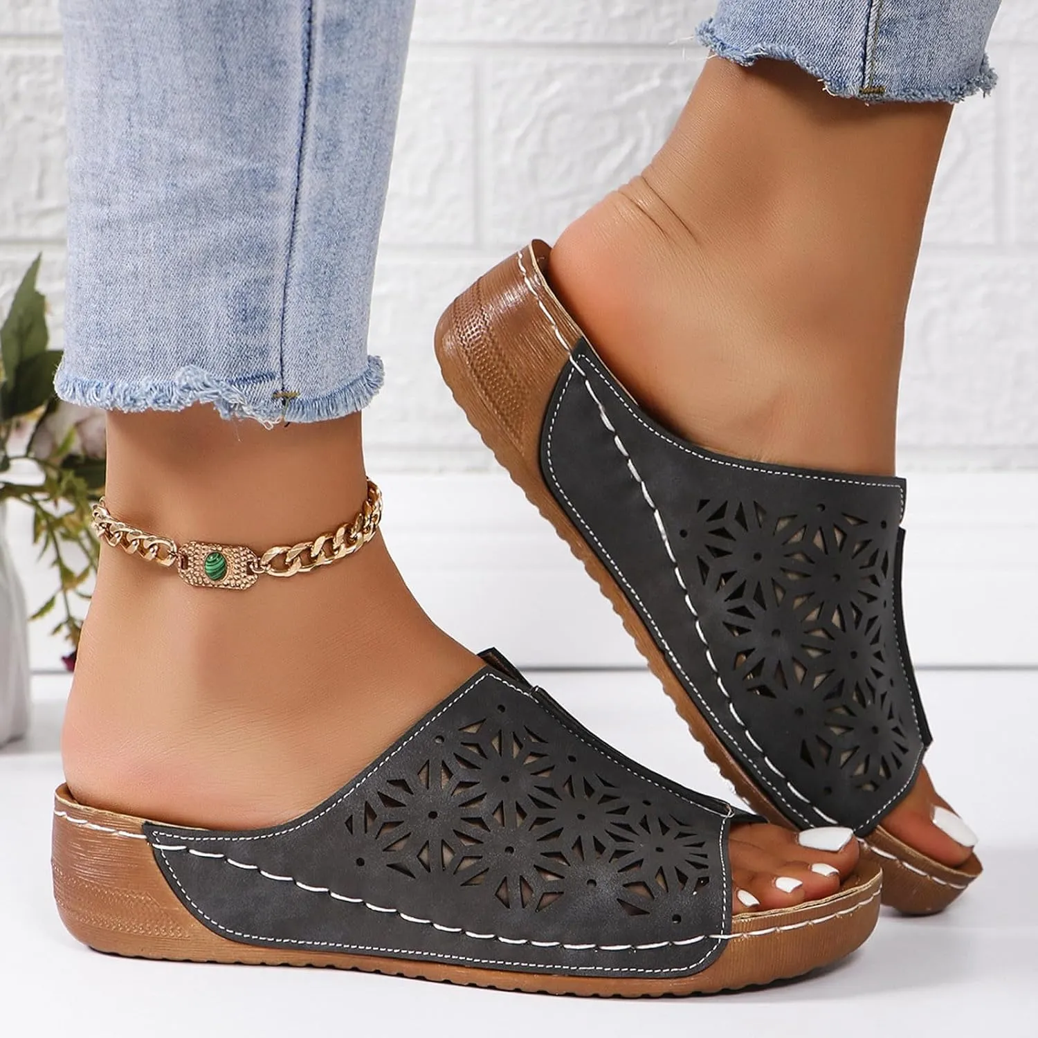 Women's Cushioned Slip-On Slide Sandal Summer Platform Comfortable Low Wedges Sandal Casual Sandals for Women