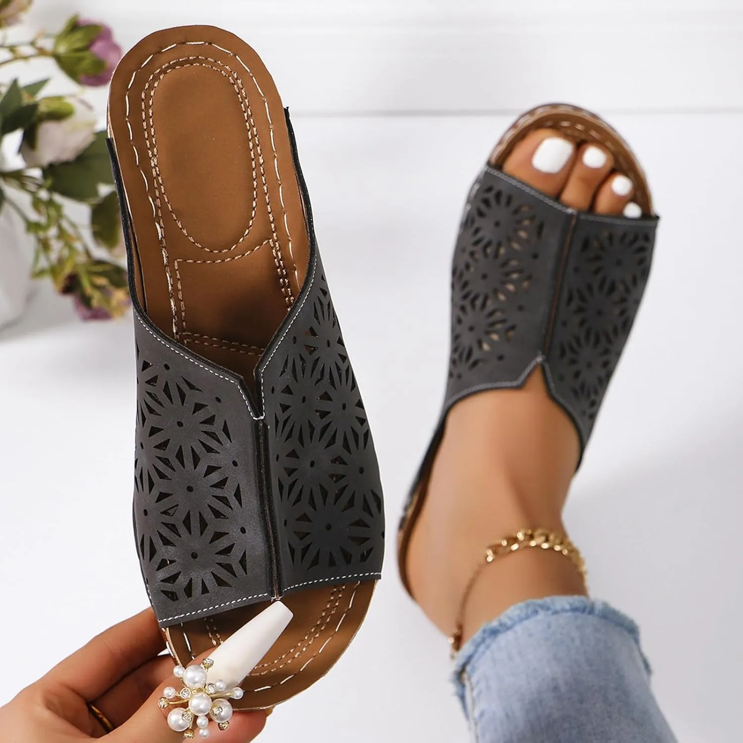 Women's Cushioned Slip-On Slide Sandal Summer Platform Comfortable Low Wedges Sandal Casual Sandals for Women